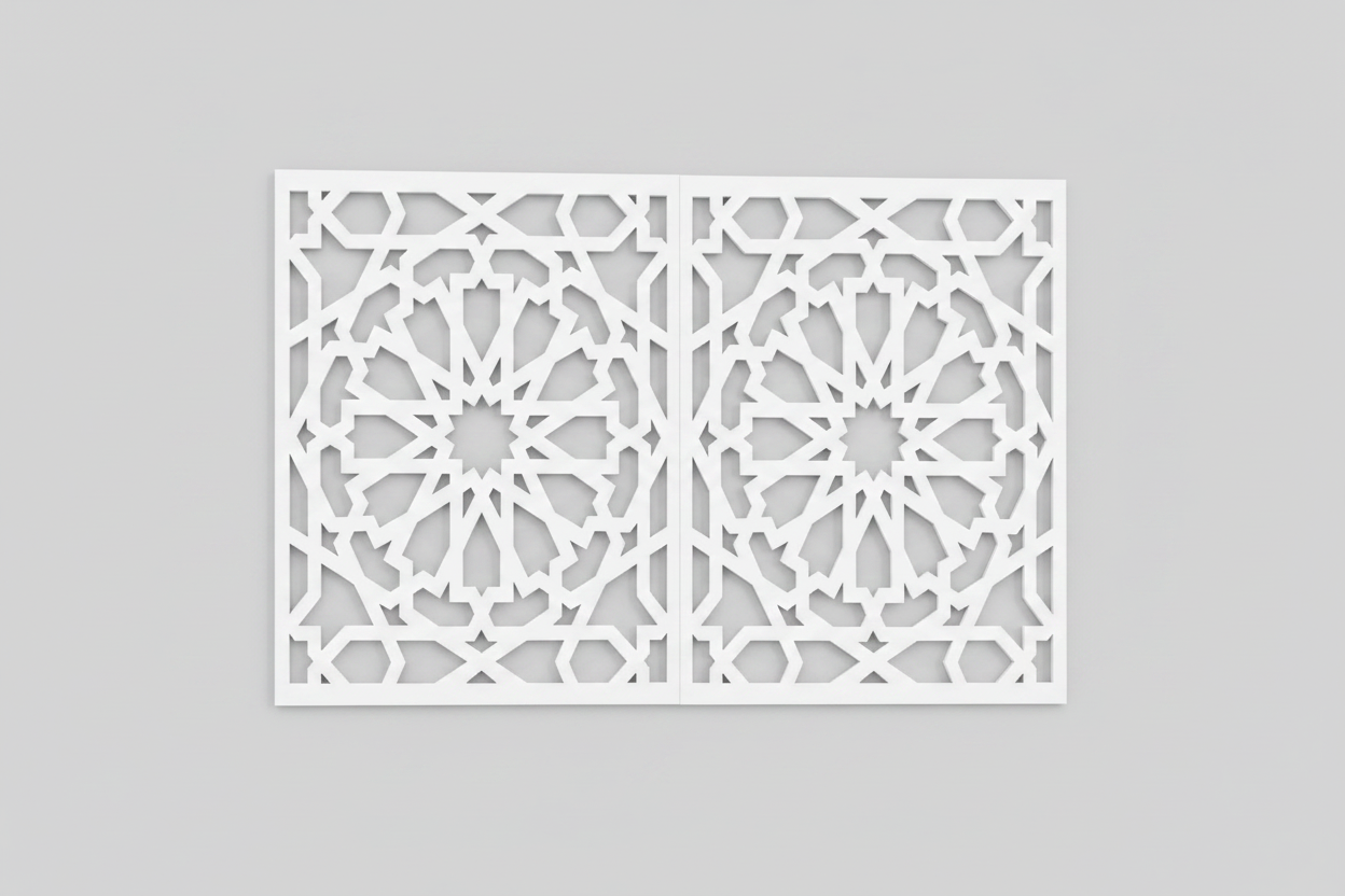 Cabecero Celosía Alhambra — dos paneles blancos con patrón nazarí sobre fondo gris