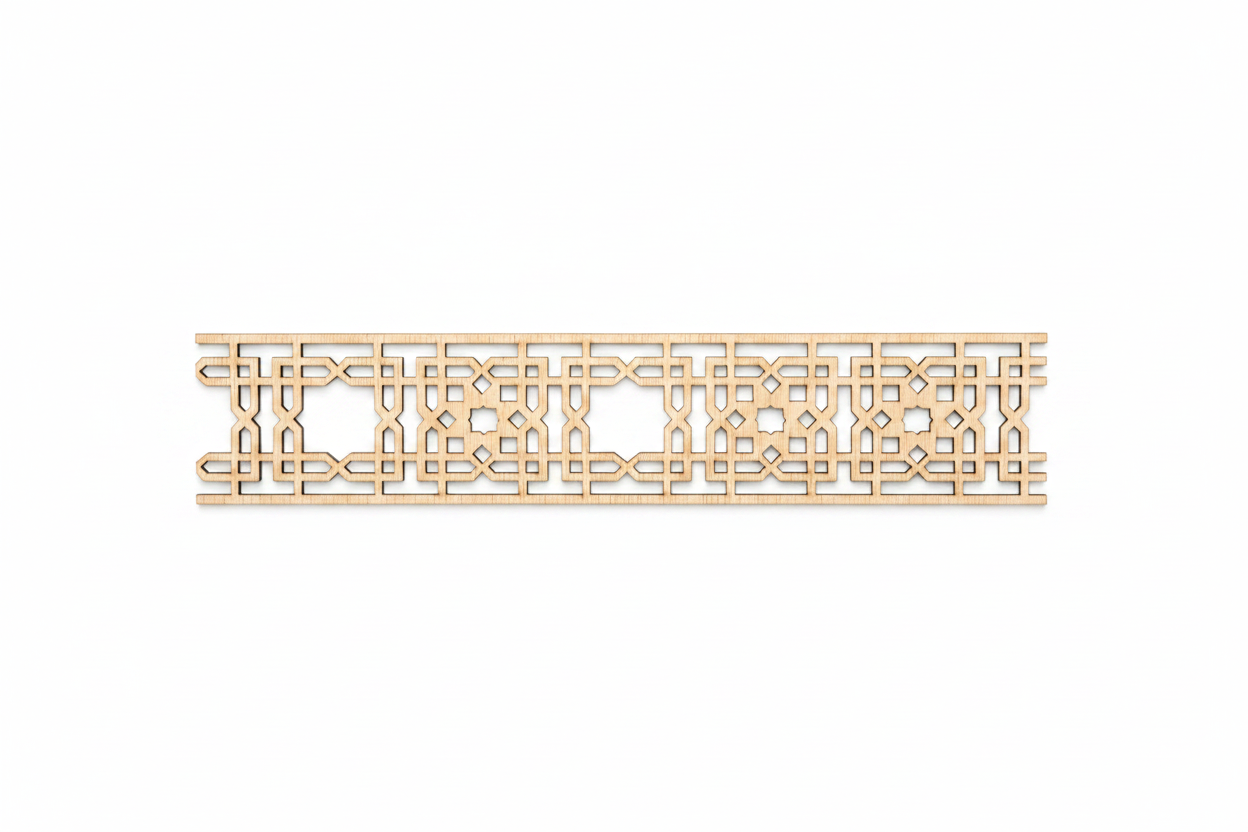 Celosía árabe TIH sola sobre fondo blanco mostrando patrón geométrico